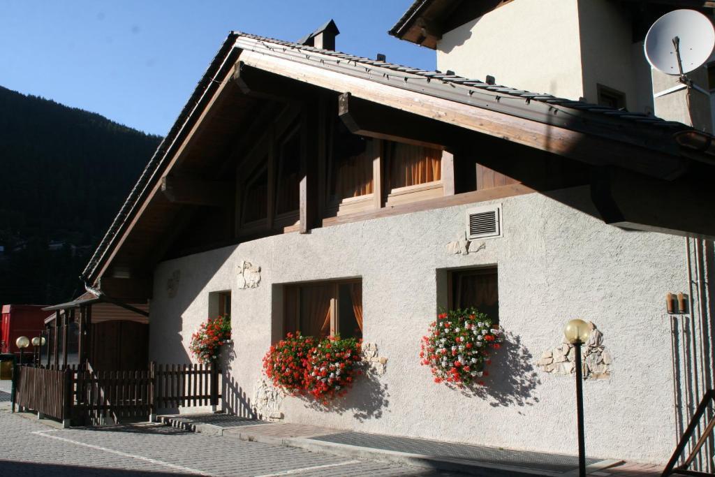 Residence Elga Valdisotto Exterior photo